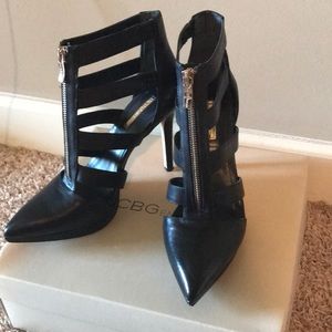Sexy BCBG cage heels